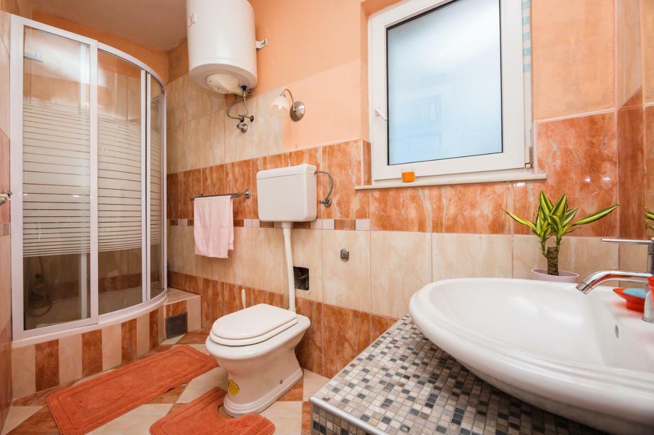 Deluxe New Kastela Agneza Apartment Near Splitairport Exterior foto